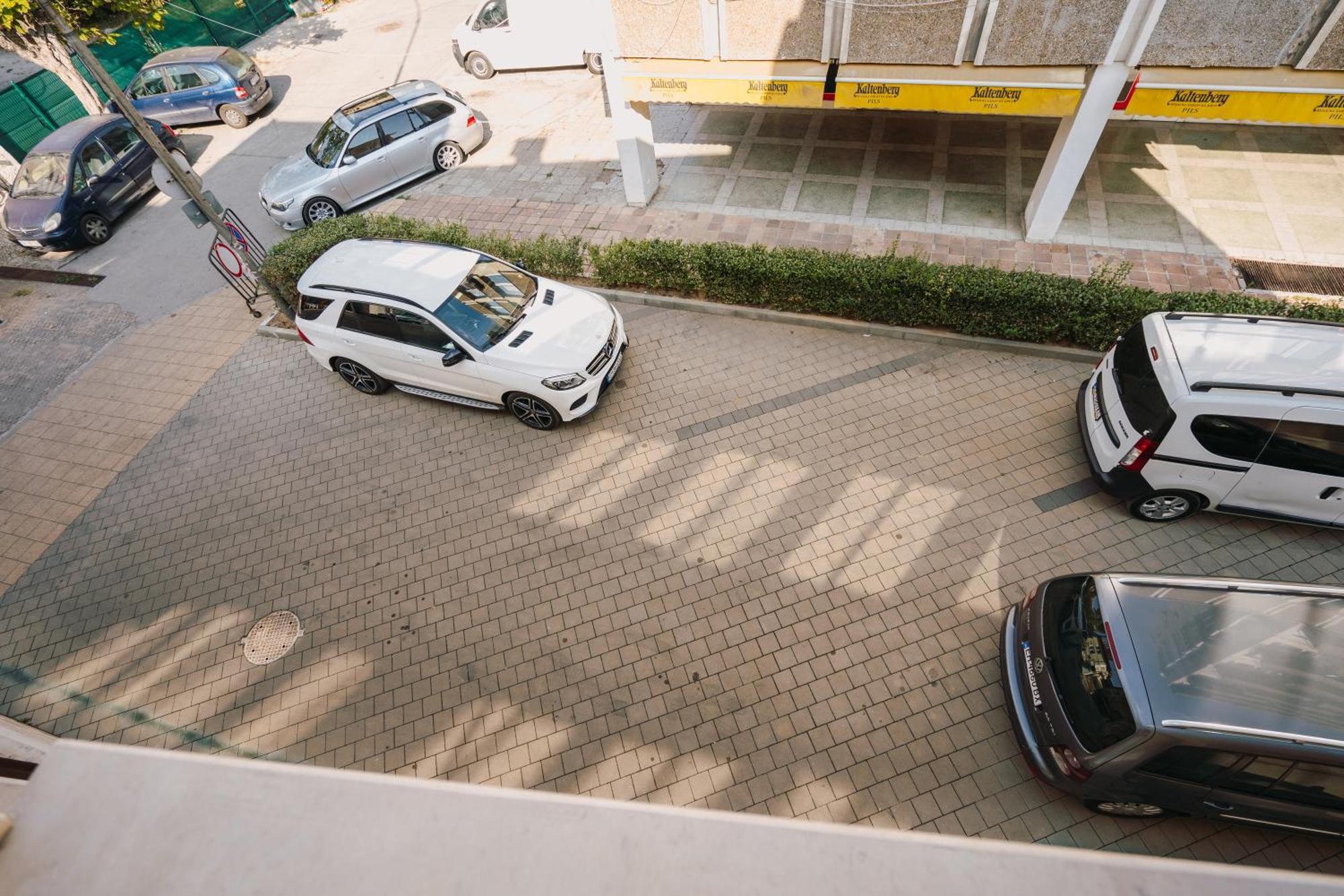 Хотел Театъръ Pleven Exterior foto