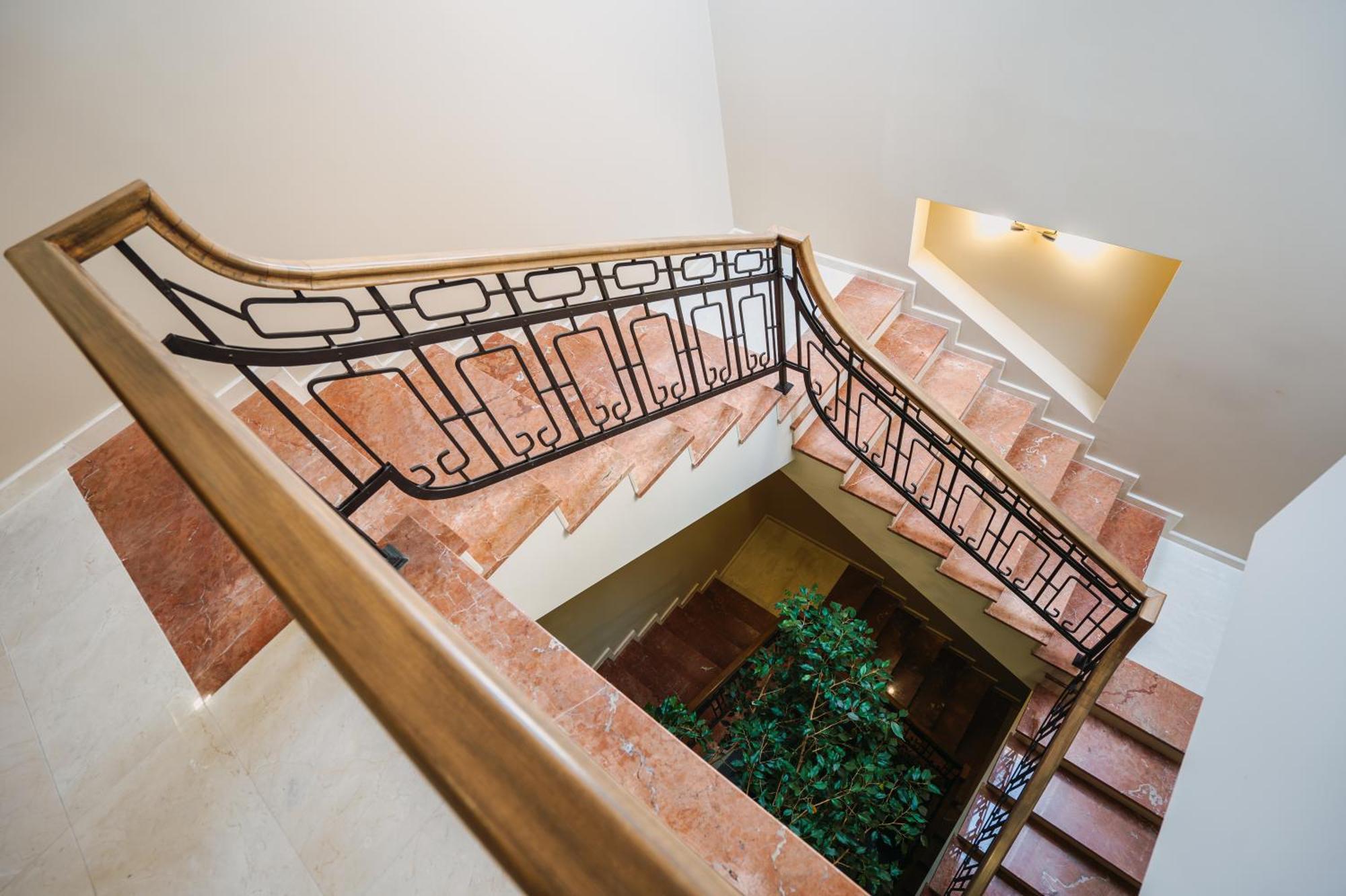 Хотел Театъръ Pleven Exterior foto