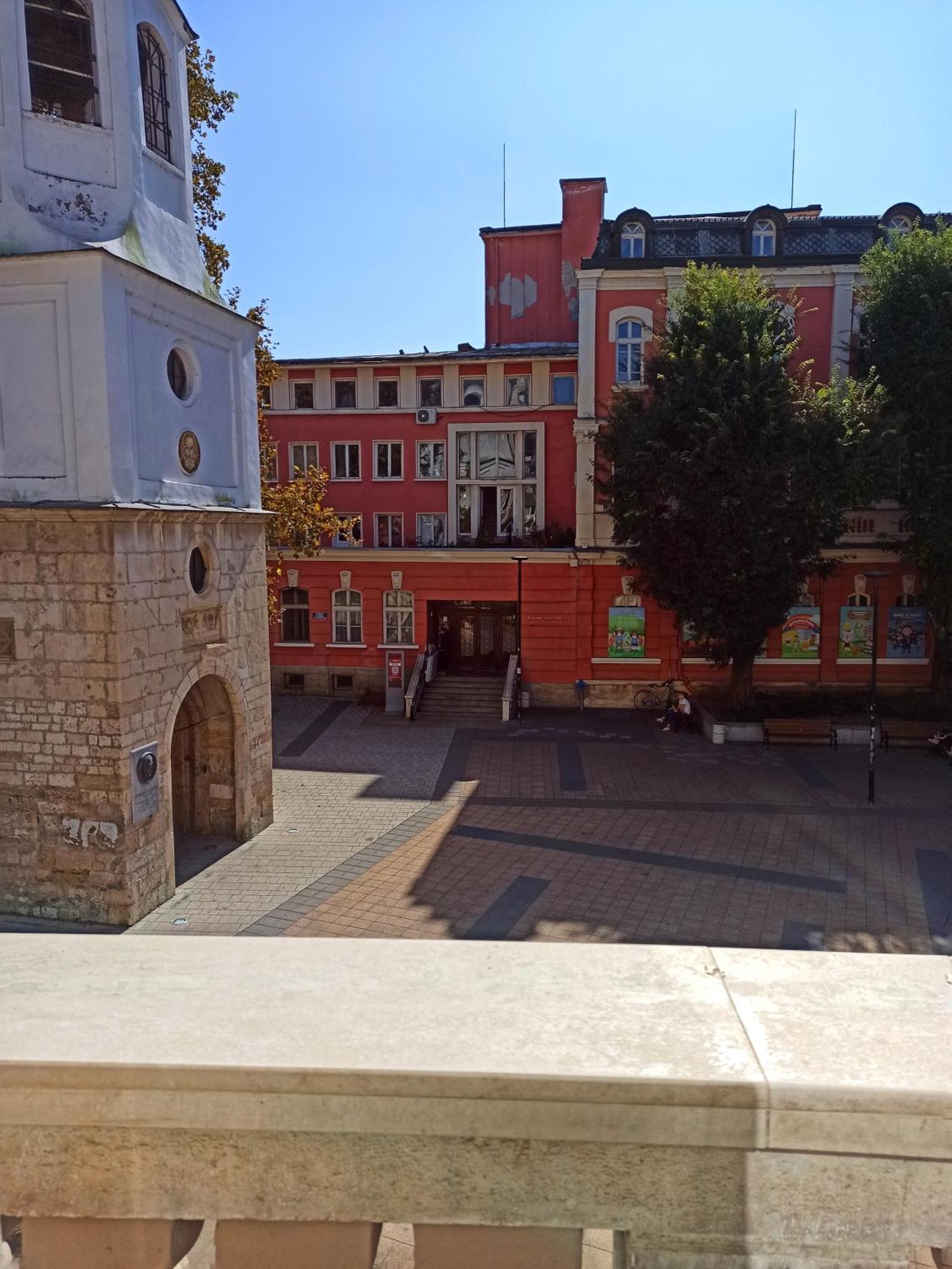 Хотел Театъръ Pleven Exterior foto